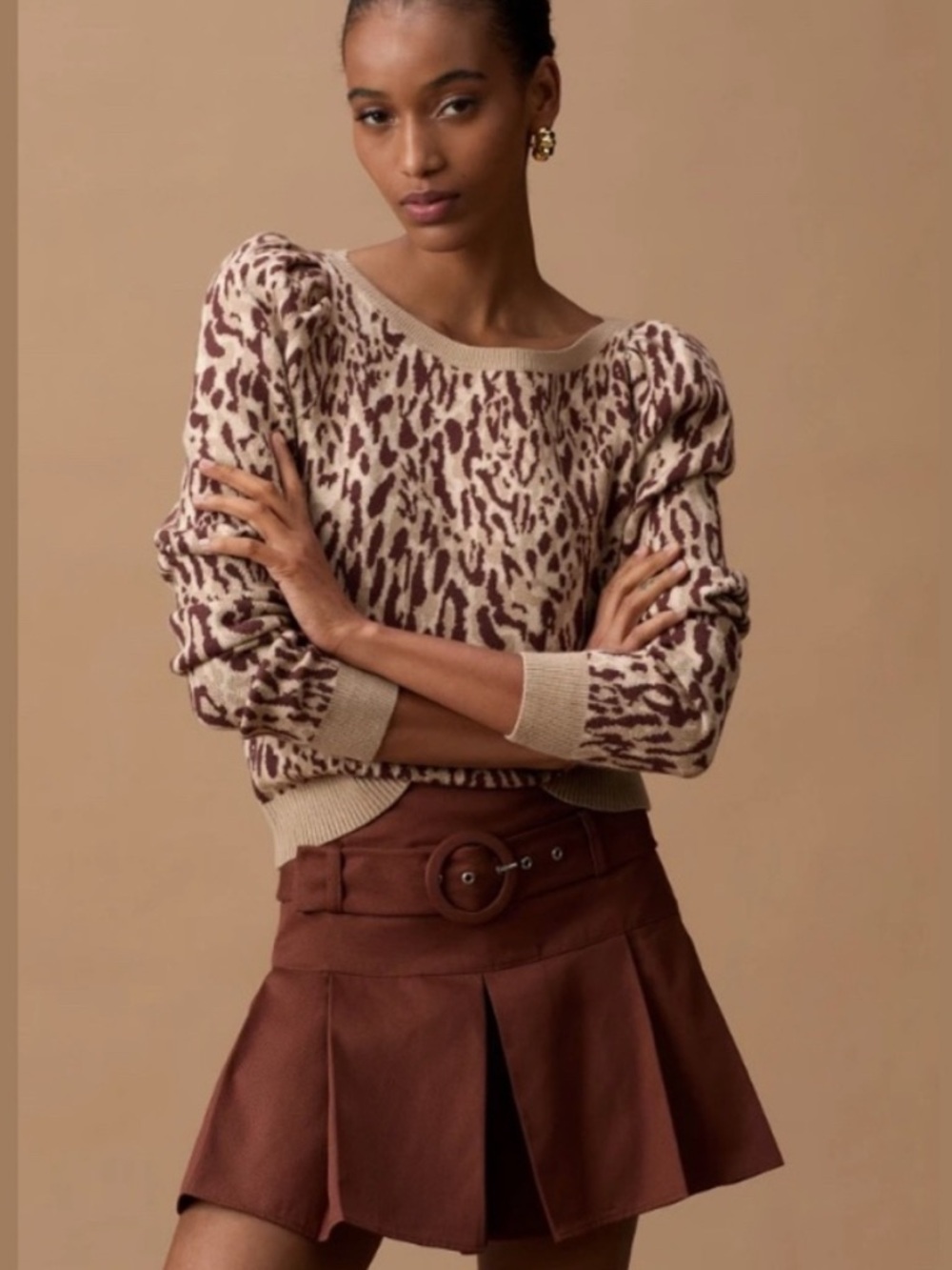 Maeve Leopard-Pattern Puff-Sleeve Sweater in Beige & Brown
